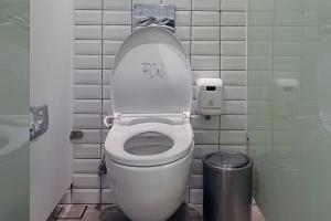 Vai al bagno?  Costa un euro