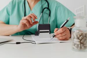 Oltre il 25% dei cittadini rinuncia alle cure