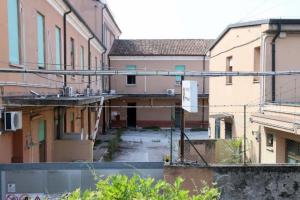 “Ex questura, case e no tribunale”