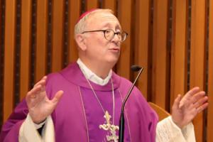 Il messaggio del vescovo: “Vicini a chi soffre e cerca la pace”