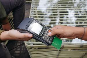 Pos e cassa, conto alla rovescia per i commercianti