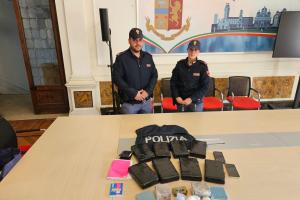 Cocaina nel motore: maxi sequestro da 10 kg di cocaina