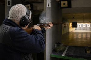 Esplode il fucile storico al poligono: è grave