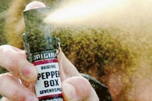 Spray urticante in classe, minorenne in ospedale