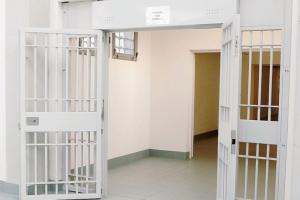 Spacciatore si consegna ai Carabinieri