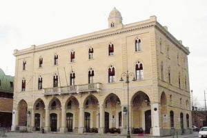 &ldquo;Paese rimasto immobile 9 anni&rdquo;