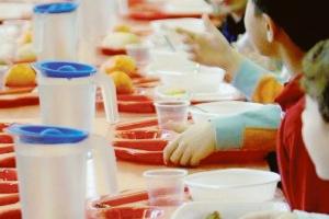 Ferro nel cibo: rabbia alla mensa scolastica