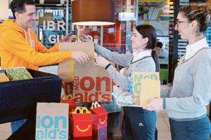 Da McDonald’s pasti caldi a chi ha bisogno