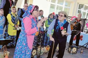 Serata di folclore e solidarietà