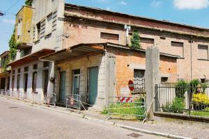 Ex cinema, al via la demolizione