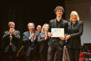 Mecenati, “Corde che toccano”