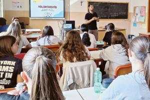 Il volontariato approda in classe