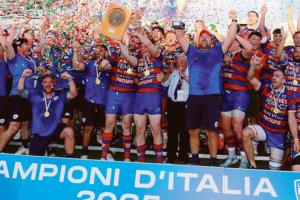 “Intitoliamo una via ai campioni rossoblù”