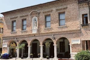 Albo consulte, aperti i termini