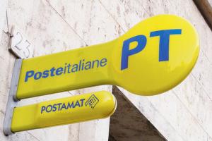 Poste centrali chiuse al pomeriggio, la Cgil attacca ma l'azienda replica: "Esteso l'orario in piazza Cavour"