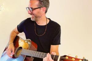 Arriva “Parli mai di noi” di Sanluca