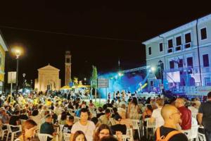 Quattro giorni di festa in piazza
