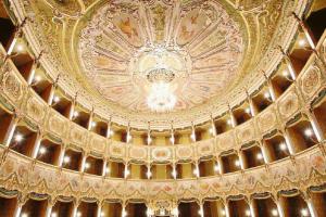 Stagione teatrale, su il sipario