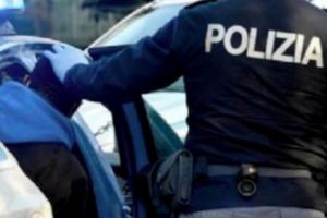 Un pacco di cocaina sull’autocarro a nolo