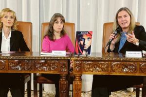 Anna, i pericoli del digitale e la forza di voler rinascere