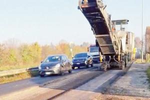 Cavalcavia e Sr516: c’è l’asfalto