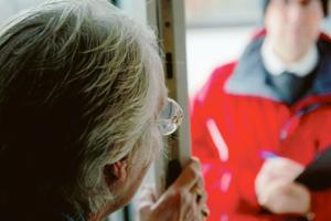 Truffe e furti agli anziani, è allarme vero