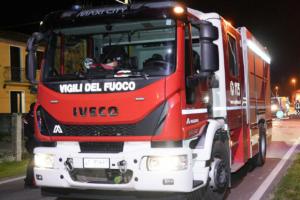 Fuga di gas: evacuate due famiglie con 5 bambini