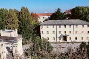 “A rischio la riqualificazione della caserma”