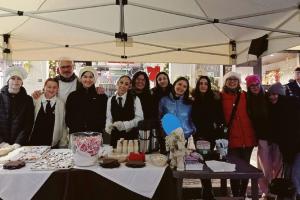 In piazza per stupire e attrarre
