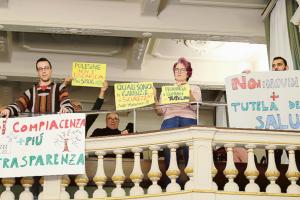 Caso Ecopol, è scontro