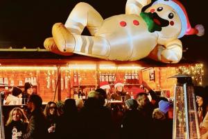 Il commercio abbellisce il Natale