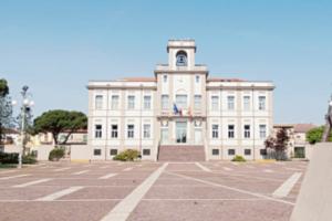 Fari puntati sui pontili lignei