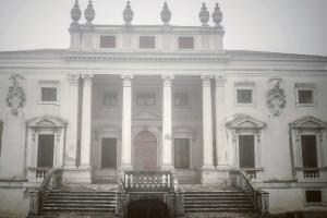 Villa Nani Mocenigo, ferita aperta