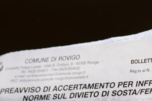 Scarsi a riscuotere e lenti a pagare