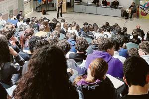 Menone al Paleocapa per la verità