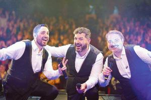 Musica e Ai salgono sul palco