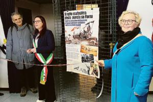 Diciassette pannelli per raccontare il regime