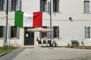 “Ospiti e personale sono la priorità”