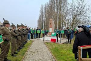 “In ricordo del nostro eroe caduto”