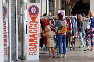 Trenta negozi fanno il fuori tutto