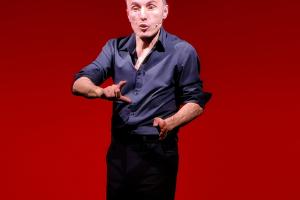 I monologhi di Makkox sul palco