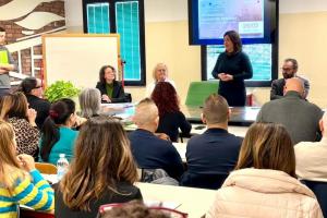 Enaip presenta la professione di assistente familiare