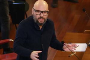 “Si ripiantino gli alberi sui viali”