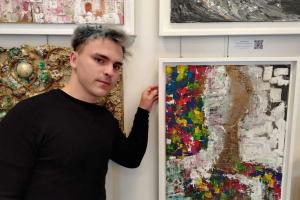 Quadri e libro per rinascere