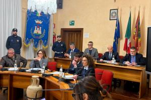 Il canguro fa litigare il consiglio