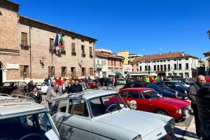 100 auto storiche in città