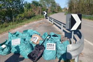 Raccolti trecento chili di rifiuti