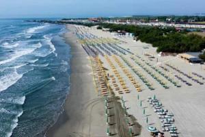 “Barricata non è Jesolo o Rimini”