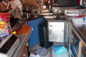 Vandali devastano gli spogliatoi