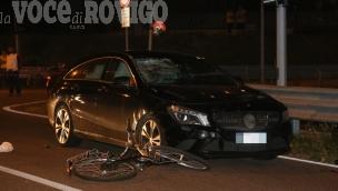 Donna in bici falciata e uccisa